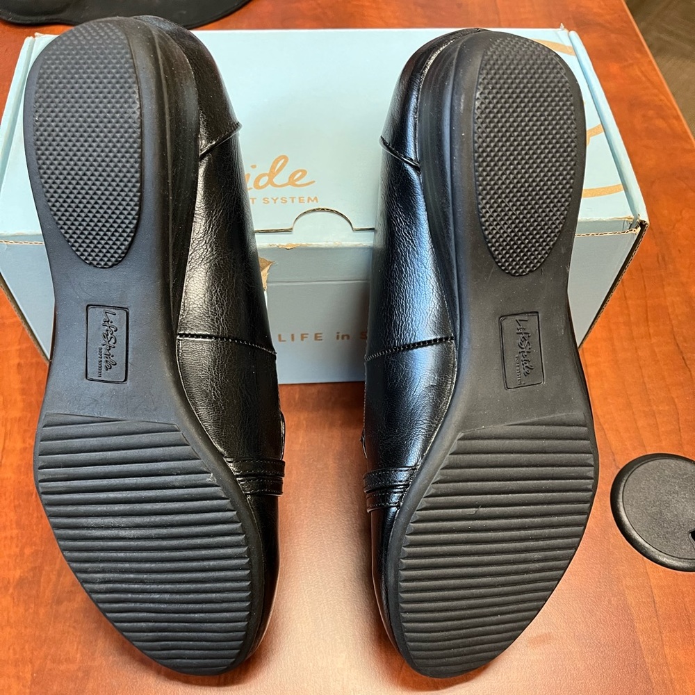 Life Stride Soft Systems Flats With Small Wedge - image 4